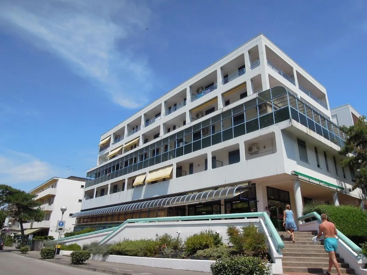 Beautiful Three-Room Apartment Close To The Beach Bibione Italy